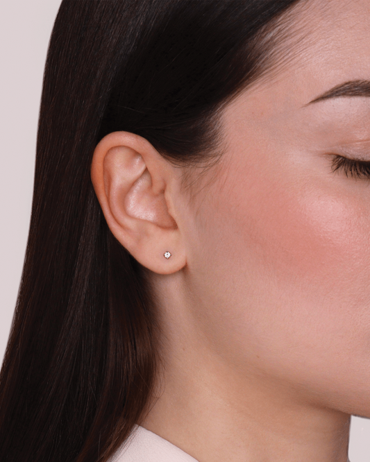 Sara Argento single light point earring